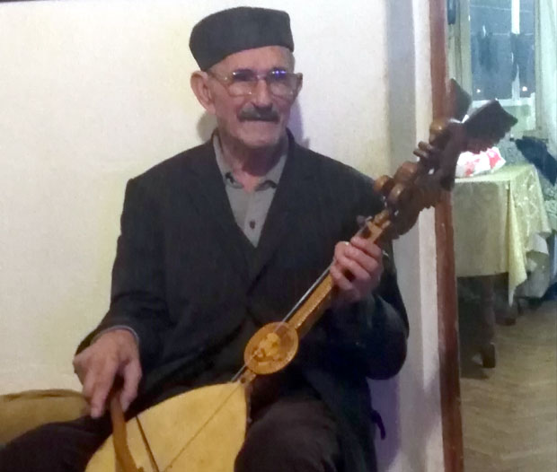 ГУСЛАР У 88. ГОДИНИ ОБЈАВИО КЊИГУ: Епски одговор на невоље
 